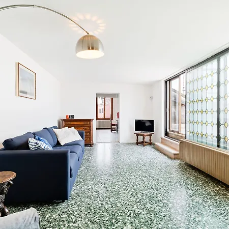 Guesthost - Ponte Di Rialto Penthouse *