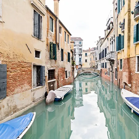 Apartament Guesthost - Ponte Di Rialto Penthouse *